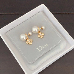 Dior Tribales Pearl Earrings for woman